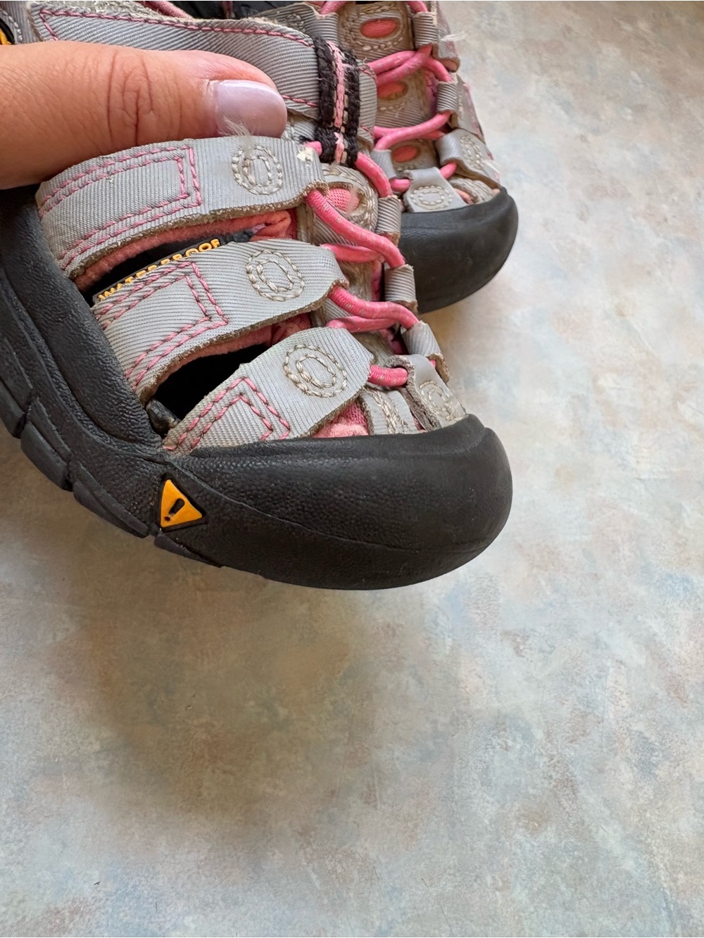 Keen Kids Gray and Pink Closed-Toe Hiking Sandals - Picture 11 of 11